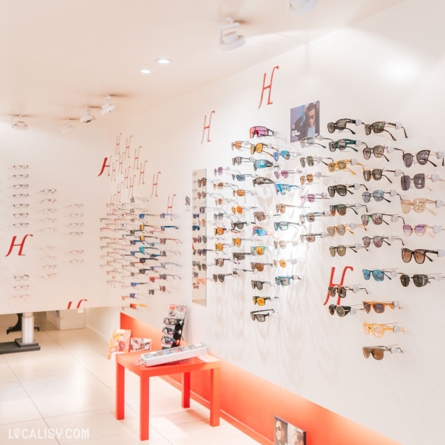 Collection de lunettes et lunettes de soleil chez Hacour à Seraing.