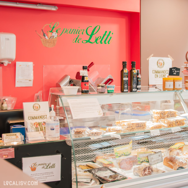 Comptoir et sélection de produits bio et sans lactose au magasin Le Panier de Letti à Huy.
