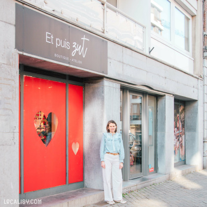 Façade du magasin de cadeaux Et puis zut à Liège mettant en avant une boutique colorée et accueillante.