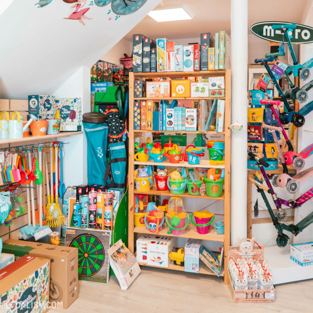 Rayon de jeux de société chez La Boîte à Malices à Marche-en-Famenne.