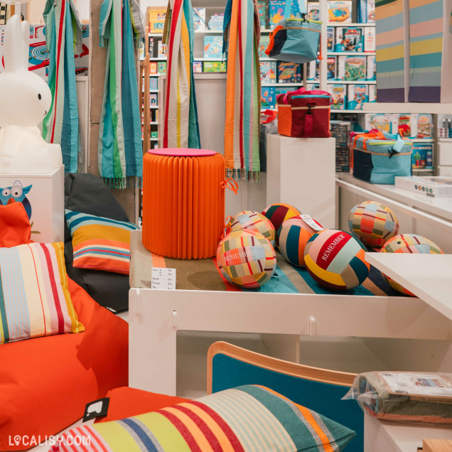 Magasin de jouets Styleco à Awans proposant trottinettes et équipements ludiques.