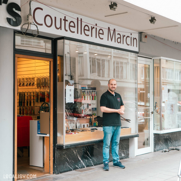 Devanture du commerce Coutellerie Marcin à Liège, spécialisé en coutellerie.