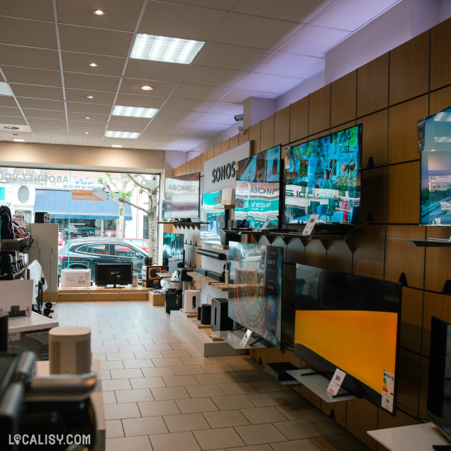 Rayon téléviseurs du magasin d’électroménager JM Sohet à Waremme.