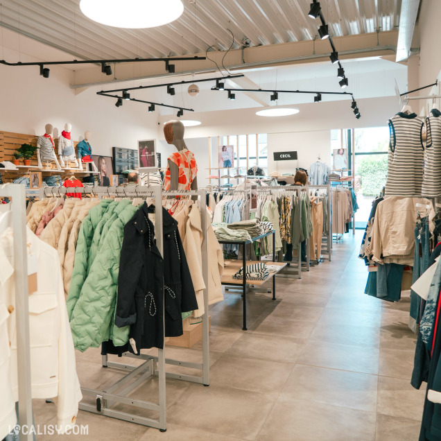 Espace vêtements pour femmes chez Espace Mode à Saint-Georges.