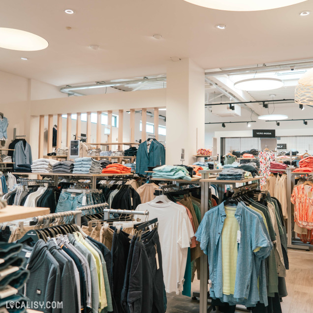 Magasin de vêtements Espace Mode à Saint-Georges avec large choix pour tous les styles.