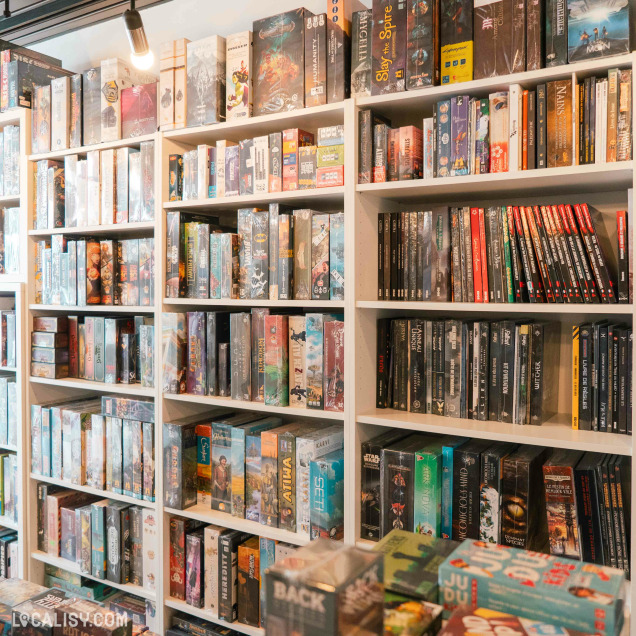 Large choix de jeux de plateau et de mangas chez Les Nouveaux Disciples à Huy, commerce de jeux et BD.