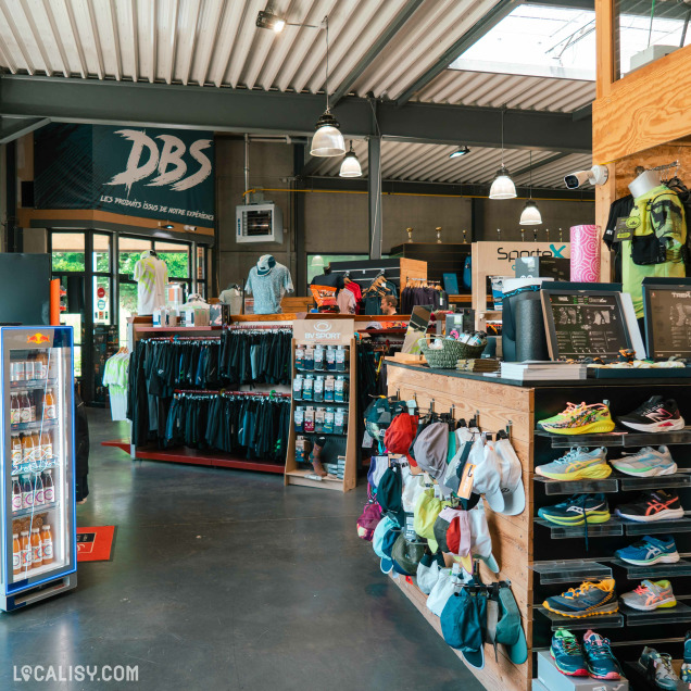 Rayon accessoires et chaussures de sport chez Sportex Team à Rochefort.